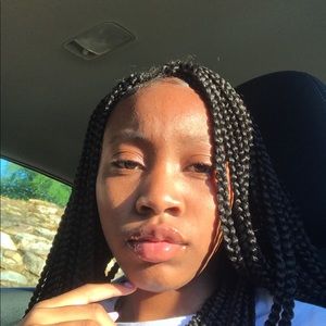 Meet your Posher, Kayla